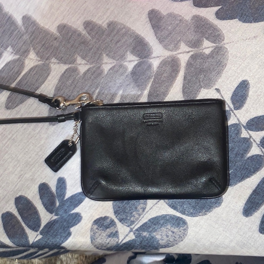 Coach wristlet sold - Picture 3 of 8